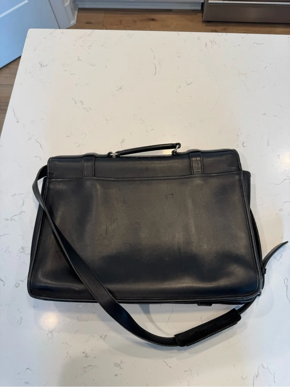 Vintage Coach Y2K Messenger Madison Unisex Black Leather #5325